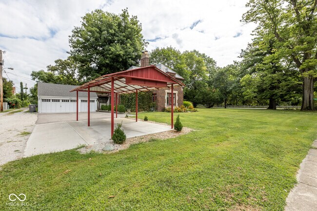 Building Photo - 3605 Hemlock Ave