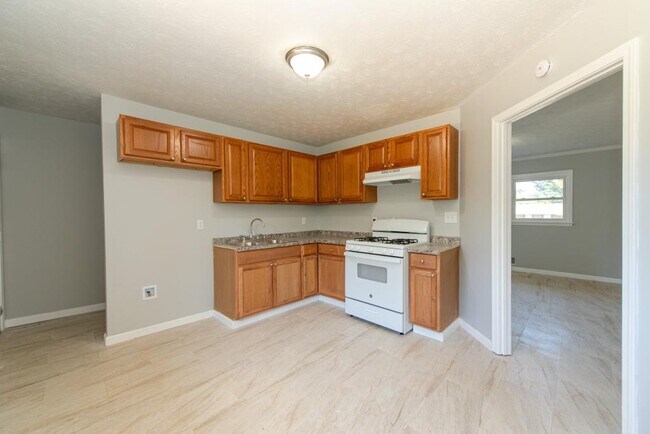 Building Photo - 8909 Channing Dr