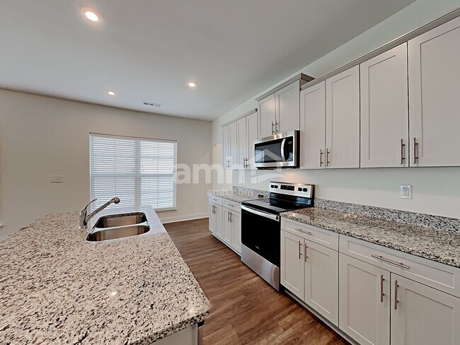 Building Photo - 5224 Tupelo St