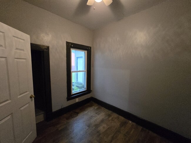 Building Photo - 208 Clay St