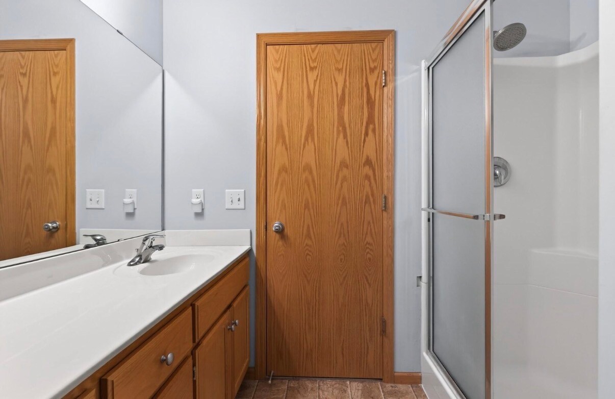 Building Photo - 7823 W 145th St