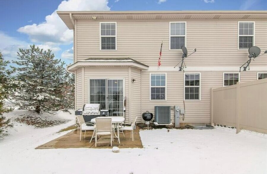 Building Photo - 263 Bent Grass Cir