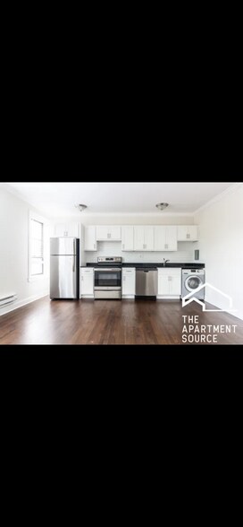 Building Photo - 3346 N Marshfield Ave