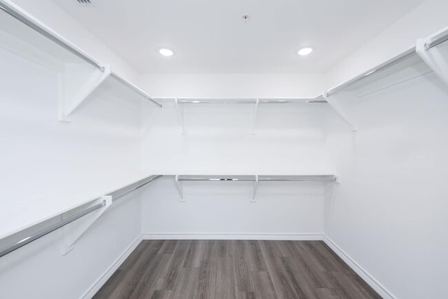 Building Photo - 9923 Bijan Dr