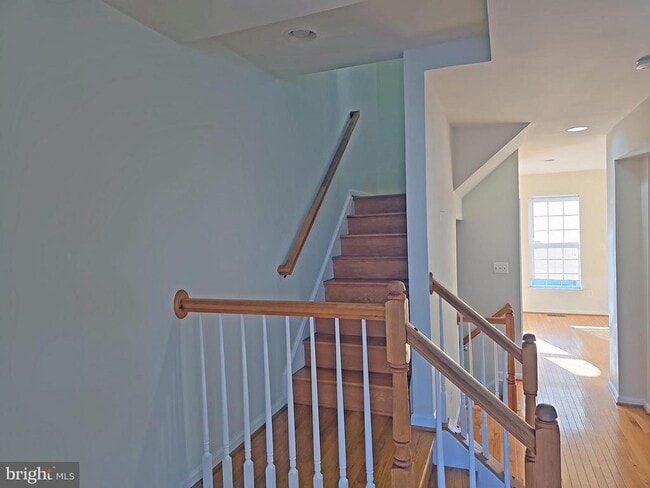 Building Photo - 8557 Wyngate Manor Ct