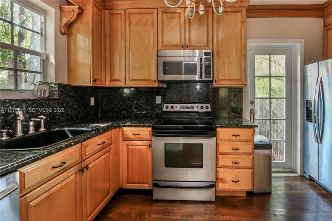 Building Photo - 1260 La Mancha Ave