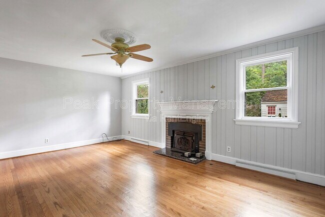 Building Photo - 3351 Scottview Dr