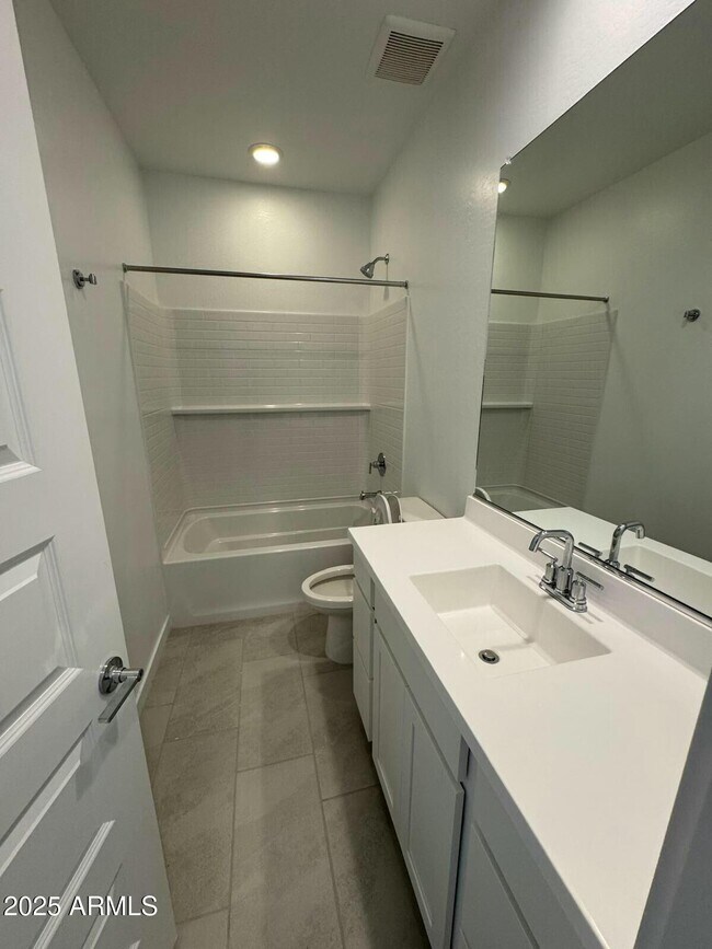 Building Photo - 3300 E Ranchhand Dr