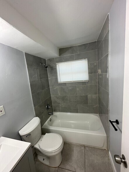 Building Photo - 3805 Fairfax St