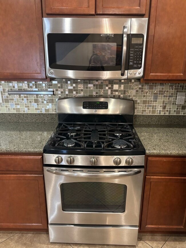 Building Photo - Gated 3-Bedroom Home with Community Pool Near Fort Apache & Blue Diamond