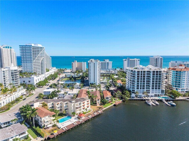 Building Photo - 336 N Birch Rd