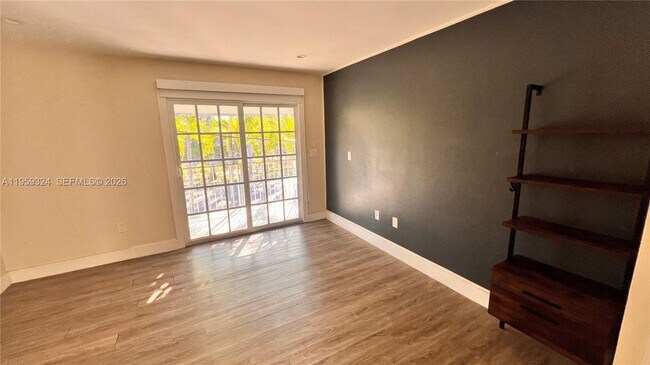 Building Photo - 3538 SW 17th St