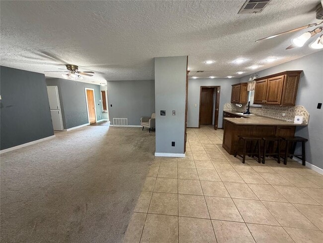 Building Photo - 33 Peterson Dr
