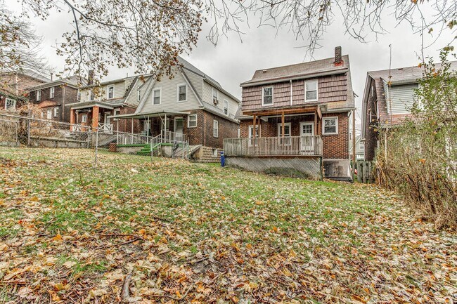 Building Photo - Renovated 3 Bed, 1 Bath Home in Swissvale - Covered Porch, Large Backyard - Available Now!