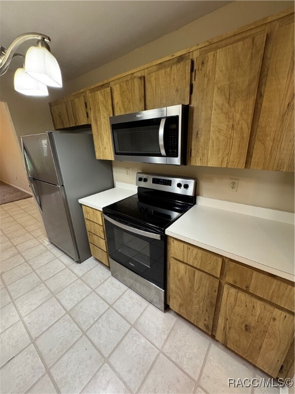 Building Photo - 810 E Gilchrist Ct