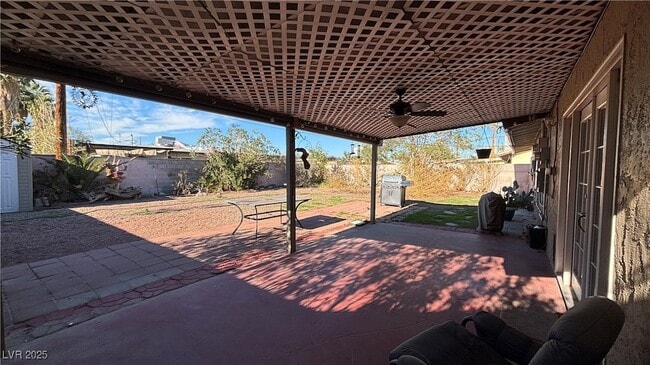 Building Photo - 1516 Houssels Ave