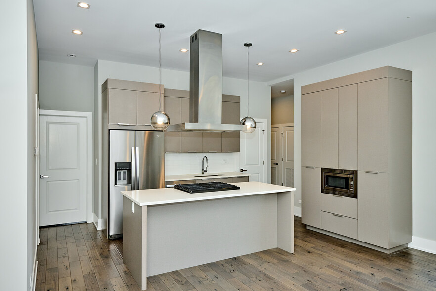 Kitchen - 1752 W 18th Pl
