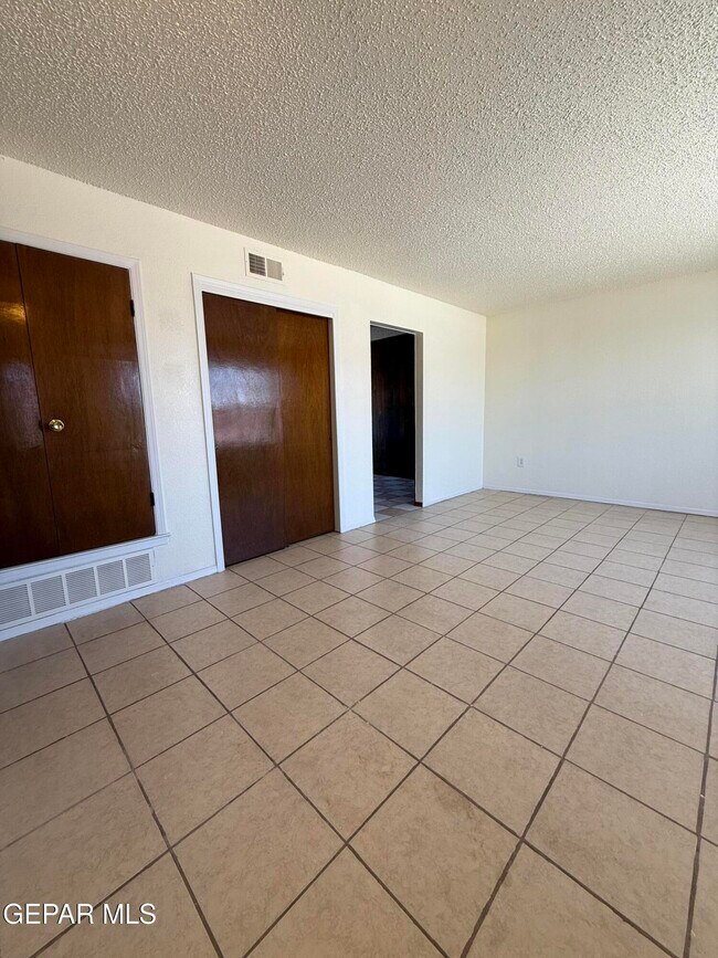 Building Photo - 8403 Villanova Dr