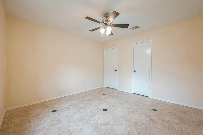 Building Photo - 1615 Millbury Dr