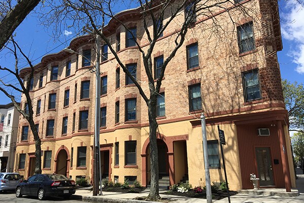 Building Photo - 74 Willow St