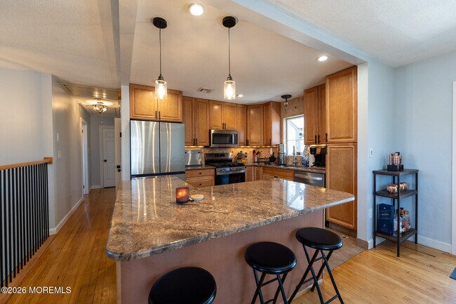 Building Photo - 406 Lawrence Dr