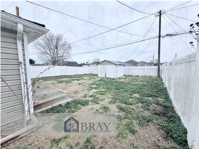 Building Photo - Charming 2-Bedroom Cottage with Fenced Yar...