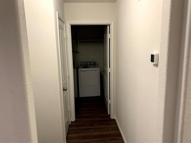 Building Photo - 2444 Larimar Dr