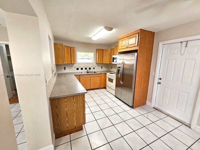 Building Photo - 10530 SW 149th St