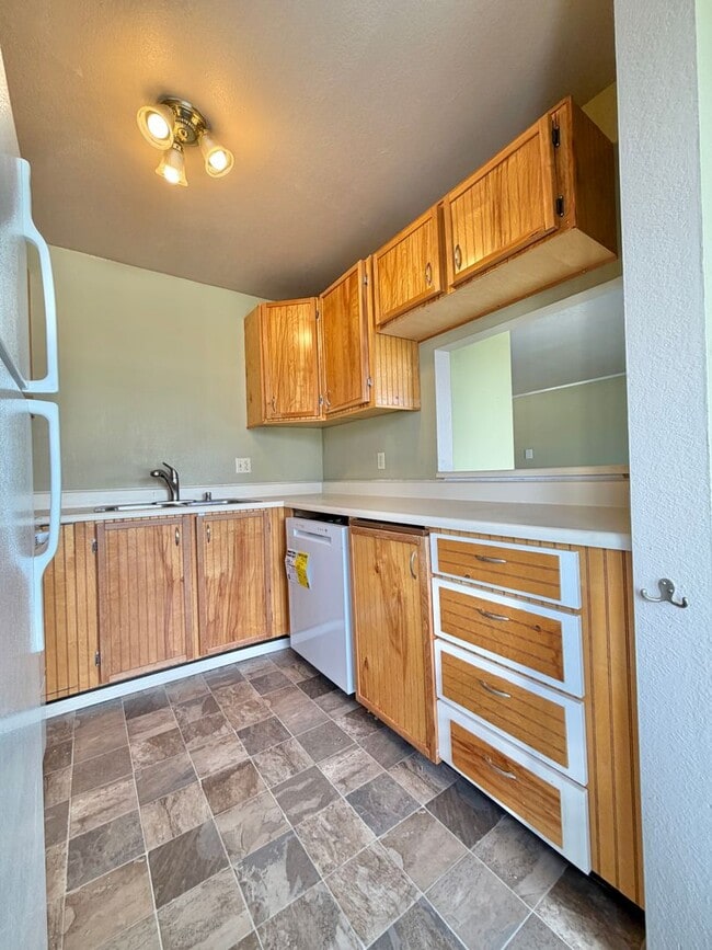 Building Photo - Affordable 2bed/2bath Condo Close to Everything