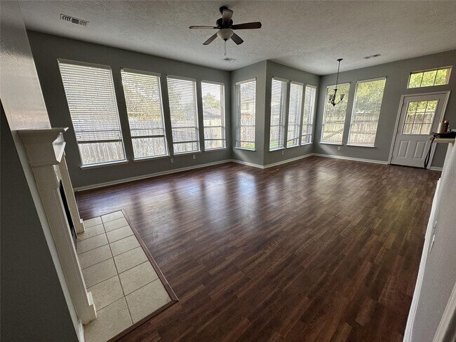 Building Photo - 1607 Bonnie Lea Ln