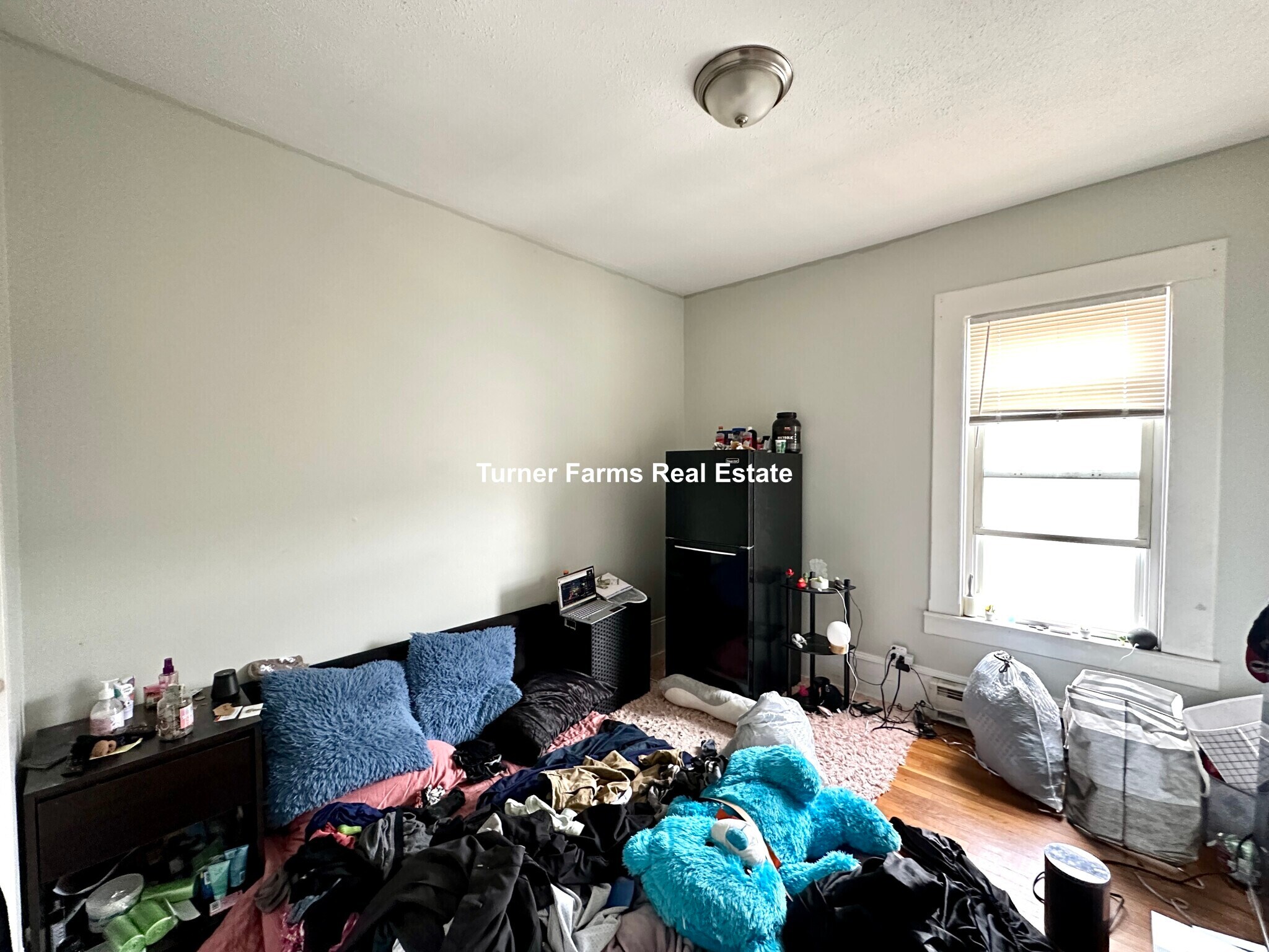 Building Photo - 94 E Cottage St