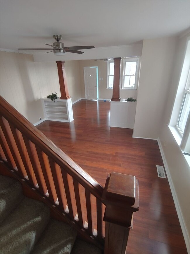 Building Photo - Semi-Attached Home Located Across from Red Lion High School