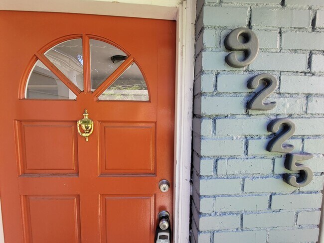 Primary Photo - Gorgeous Oasis in Licton Springs Available...