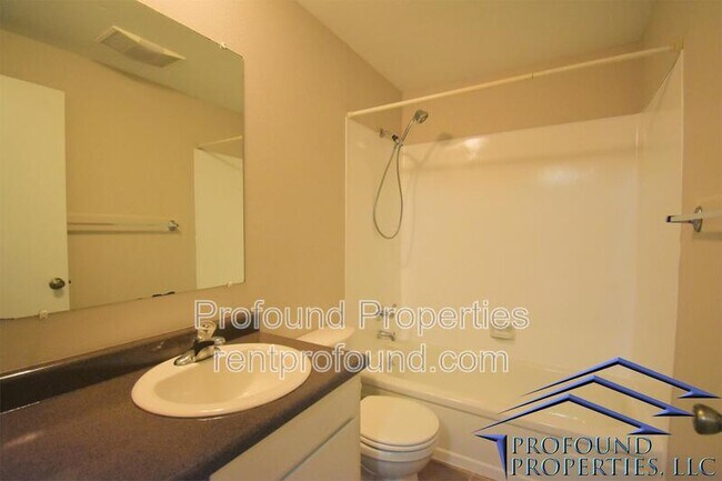 Building Photo - 12185 SW Gingham Ln