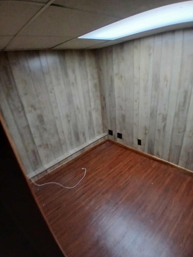 Building Photo - 1159 S Main St