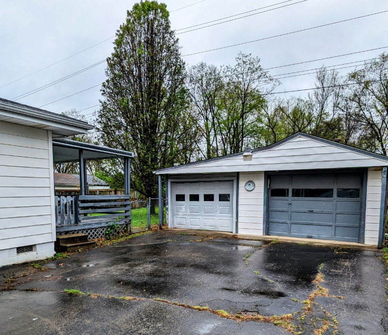 Building Photo - 303 Granvil Dr