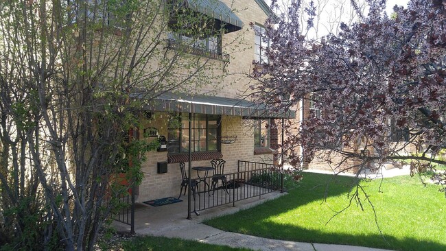 Building Photo - 19th