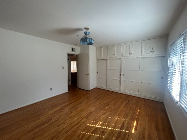 Building Photo - 3305 Jurich Pl