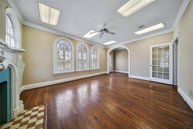 Building Photo - 5208 Harrisburg Blvd