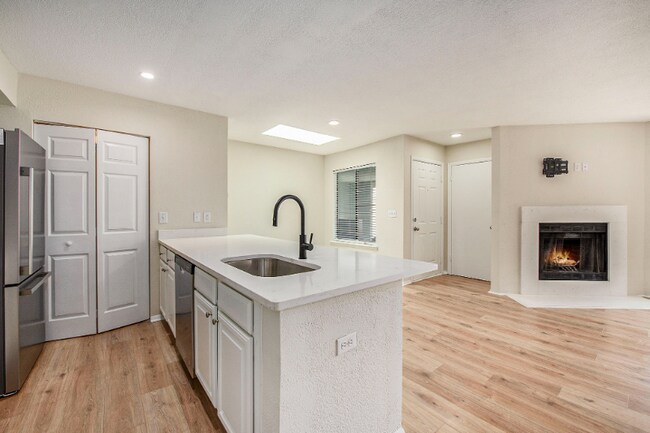 Building Photo - 1481 Center St Ext