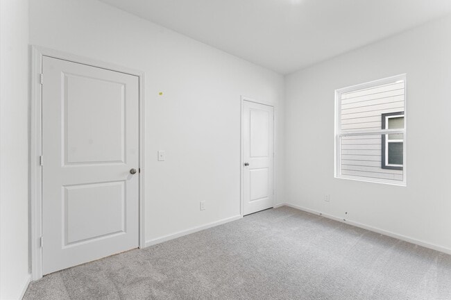 Building Photo - 8742 Vacek Xing Wy