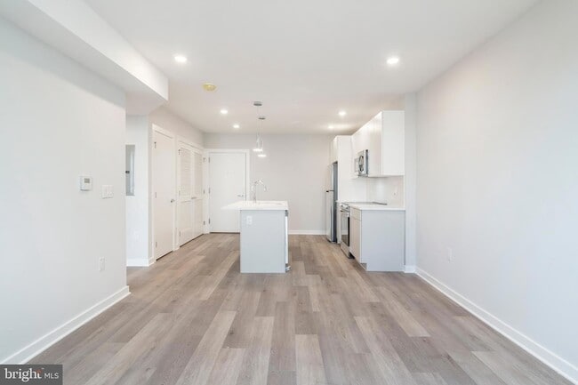 Building Photo - 3449 Scotts Ln