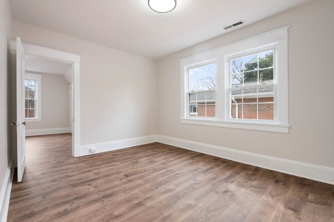 Building Photo - Trinity Park in Durham!