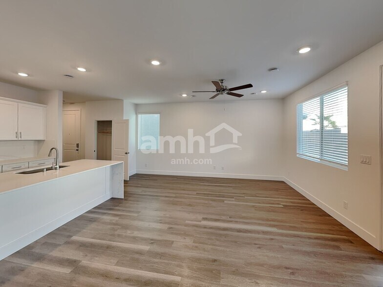 Building Photo - 5842 Fly Fisher St