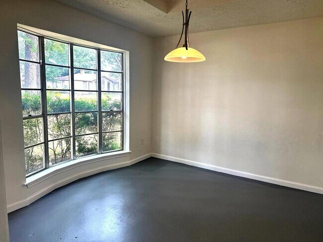Building Photo - 2126 Millhouse Rd