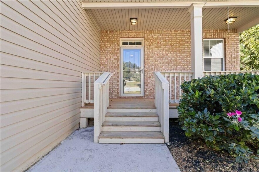 Building Photo - 100 Heritage Club Cir