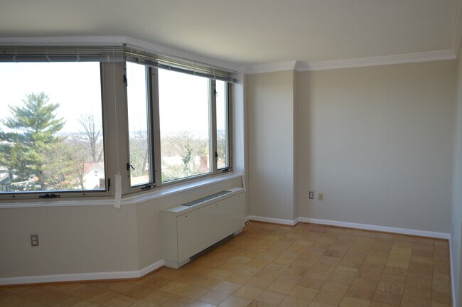 Building Photo - 2800 Wisconsin Ave