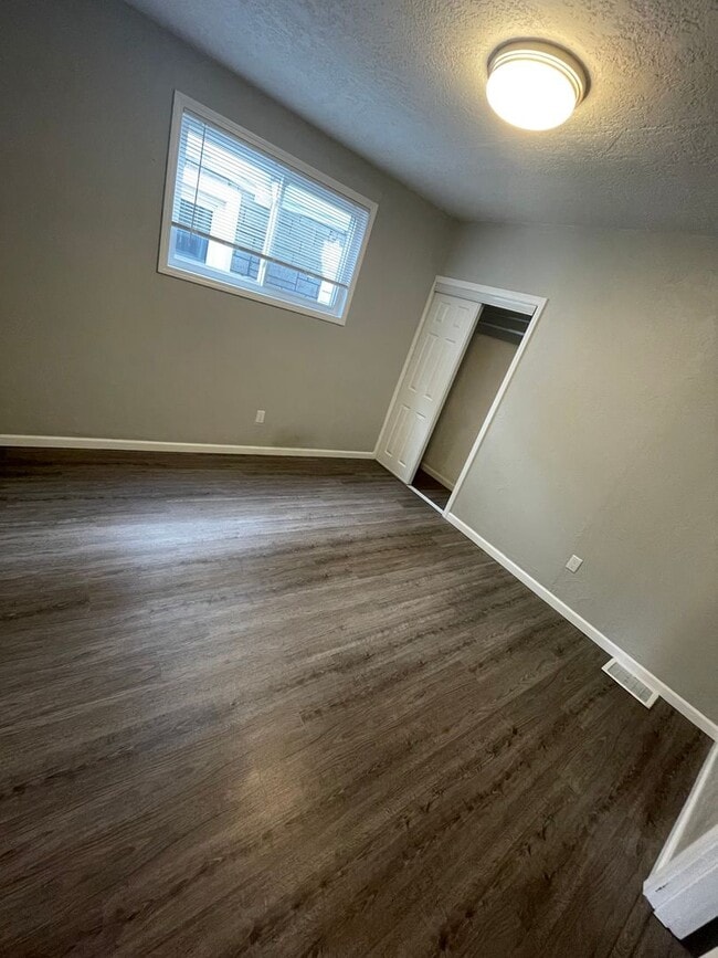 Building Photo - Duplex Building in Mt Washington