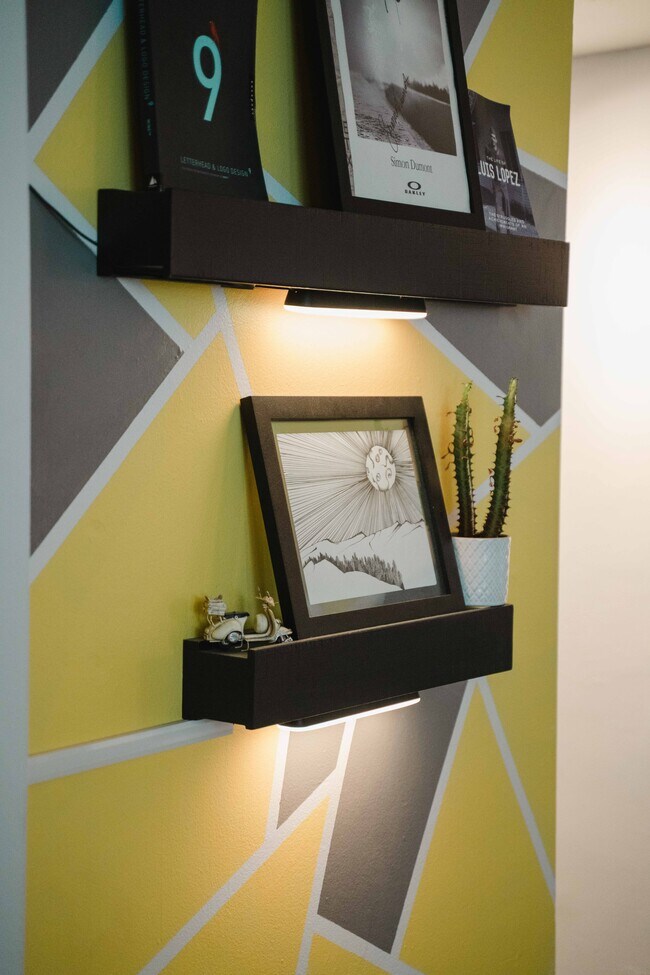 Building Photo - 1155 Ash St