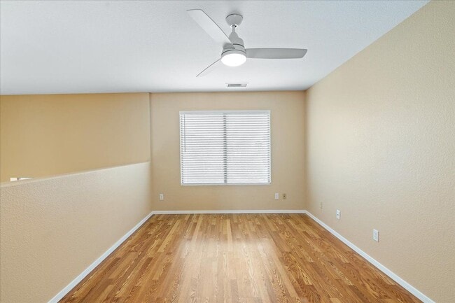 Building Photo - 6349 W Desert Hollow Dr